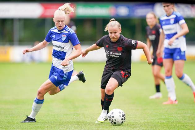 2025-07-11 PEC Zwolle Women v Bayer Leverkusen Women - Pre-season friendly WEZEP, NETHERLANDS - JULY 11: Melissa Schilder of PEC Zwolle, Friederike Repohl of Bayer Leverkusen 04 during the Pre-season friendly match between PEC Zwolle Women and Bayer Leverkusen Women at Sportpark Mulderssingel on July 11, 2025 in Wezep, Netherlands. Wezep Sportpark Mulderssingel Netherlands Content not available for redistribution in The Netherlands directly or indirectly through any third parties. Copyright: xAndrexWeeningx