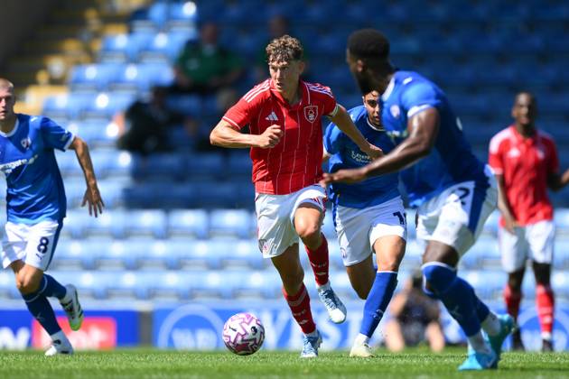 Chesterfield v Nottingham Forest - Pre-Season Friendly Ryan Yates of Nottingham Forest is in action during the pre-season friendly match between Chesterfield and Nottingham Forest at the SMH Group Stadium in Chesterfield, England, on July 12, 2025. Chesterfield Derbyshire United Kingdom Copyright: xMIxNewsx originalFilename:fletcher-chesterf250712_npdOf
