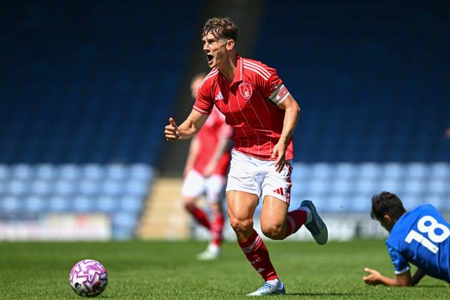 Chesterfield v Nottingham Forest - Pre-Season Friendly Ryan Yates of Nottingham Forest participates in the pre-season friendly match between Chesterfield and Nottingham Forest at the SMH Group Stadium in Chesterfield, England, on July 12, 2025. Chesterfield Derbyshire United Kingdom Copyright: xMIxNewsx originalFilename:fletcher-chesterf250712_npe84