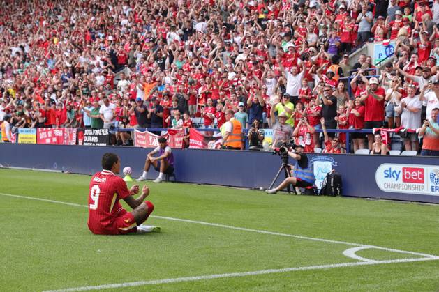 Fußball Freundschaftsspiel vor der Saison Preston North End gegen Liverpool 13. Juli 2025 Freundschaftsspiel vor der Saison Preston North End gegen Liverpool Darwin Nunez von Liverpool feiert nach seinem 2. Tor mit einem Tribut an seinen ehemaligen Teamkollegen Diogo Jota Foto Simon Stacpoole Abseits Preston UK  Copyright: xSimonxStacpoolexOffside