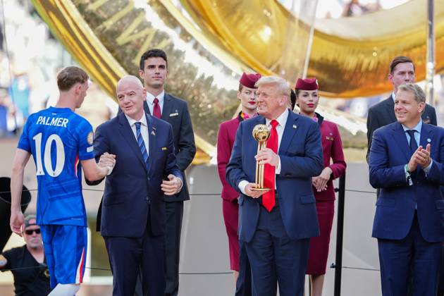 Medal ceremony for players of chelsea and psg :fifa club world cup 2925. (spo) medal ceremony for players of chelsea and psg :fifa club world cup 2925. July 13, 2025, new jersey, usa: medal ceremony of finalists of fifa club world cup 2025 presented by us president donald trump and fifa president gianni infantino after soccer match between chelsea and psg valid for the finals of fifa club world cup 2025 at metlife stadium in new jersey. Chelsea won 3-0. Copyright: xBriantxmendezx