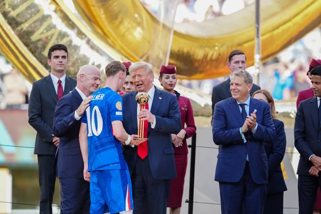 Medal ceremony for players of chelsea and psg :fifa club world cup 2925. (spo) medal ceremony for players of chelsea and psg :fifa club world cup 2925. July 13, 2025, new jersey, usa: medal ceremony of finalists of fifa club world cup 2025 presented by us president donald trump and fifa president gianni infantino after soccer match between chelsea and psg valid for the finals of fifa club world cup 2025 at metlife stadium in new jersey. Chelsea won 3-0. Copyright: xBriantxmendezx