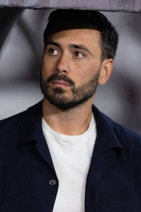 Soccer - Brasileirao 2025 - Botafogo 0:0 Vitoria RIO DE JANEIRO, BRAZIL - JULY 16: DAVIDE ANCELOTTI, Head Coach of Botafogo, looks on prior the match between Botafogo and Vitoria as part of Brasileirao 2025 at Estadio Olimpico Nilton Santos on July 16, 2025 in Rio de Janeiro, Brazil. Rio de Janeiro Estadio Olimpico Nilton Santos Brazil Copyright: xRuanoxCarneiroxRuanoxCarneirox