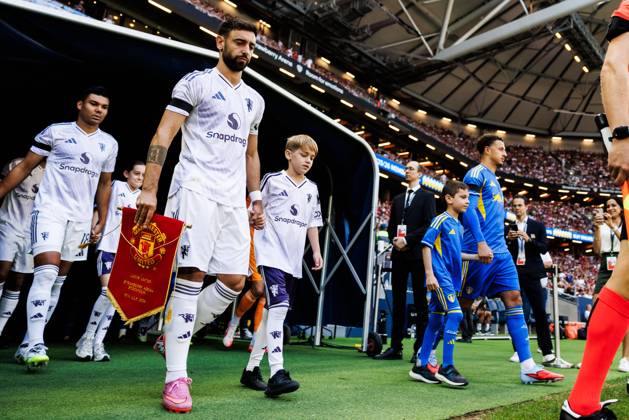 250719 Bruno Fernandes of Manchester United ahead of the friendly football match between Manchester United and Leeds United on July 19, 2025 in Stockholm Photo Tobias Sterner BILDBYRAN COP 254 TS0371 fotboll football soccer fotball träningsmatch friendly match manchester united leeds united bbeng Copyright: TOBIASxSTERNER BB250719TS083