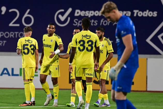 Uniao de Leiria v Fenerbahce - Friendlies ALBUFEIRA, PORTUGAL - JULY 20: Players of Fenerbahce celebrate a goal during a pre-season preparation match between Fenerbahce and Uniao de Leiria at Estadio Municipal de Albufeira in Albufeira, Portugal on July 20, 2025. Serhat Cagdas Anadolu Albufeira Portugal. Editorial use only. Please get in touch for any other usage. Copyright: x2025xAnadoluxSerhatxCagdasx