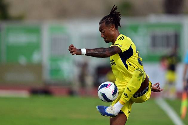 Uniao de Leiria v Fenerbahce - Friendlies ALBUFEIRA, PORTUGAL - JULY 20: Archie Brown of Fenerbahce in action during the pre-season preparation match between Fenerbahce and Uniao de Leiria at Estadio Municipal de Albufeira in Albufeira, Portugal on July 20, 2025. Serhat Cagdas Anadolu Albufeira Portugal. Editorial use only. Please get in touch for any other usage. Copyright: x2025xAnadoluxSerhatxCagdasx