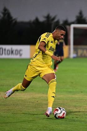 Uniao de Leiria v Fenerbahce - Friendlies ALBUFEIRA, PORTUGAL - JULY 20: Youssef En-Nesyri of Fenerbahce in action during the pre-season preparation match between Fenerbahce and Uniao de Leiria at Estadio Municipal de Albufeira in Albufeira, Portugal on July 20, 2025. Serhat Cagdas Anadolu Albufeira Portugal. Editorial use only. Please get in touch for any other usage. Copyright: x2025xAnadoluxSerhatxCagdasx