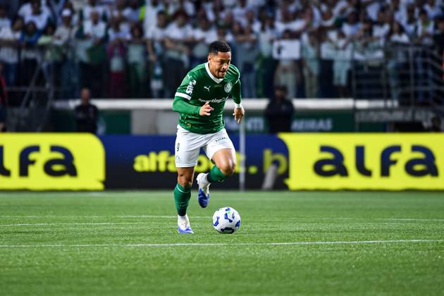 Palmeiras x Atlético MG SaO PAULO, SP - 20.07.2025: PALMEIRAS X ATLà TICO MG - Vitor Roque of Palmeiras during the match between Palmeiras x Atlà tico MG, valid for the fifteenth round of the 2025 Brazilian Football Championship, this Sunday, (20) at Allianz Parque, SP. (Photo: Roberto Casimiro Fotoarena) x2773516x RobertoxCasimiro