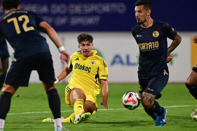 Uniao de Leiria v Fenerbahce - Friendlies ALBUFEIRA, PORTUGAL - JULY 20: Yusuf Akcicek of Fenerbahce in action during a pre-season preparation match between Fenerbahce and Uniao de Leiria at Estadio Municipal de Albufeira in Albufeira, Portugal on July 20, 2025. Serhat Cagdas Anadolu Albufeira Portugal. Editorial use only. Please get in touch for any other usage. Copyright: x2025xAnadoluxSerhatxCagdasx