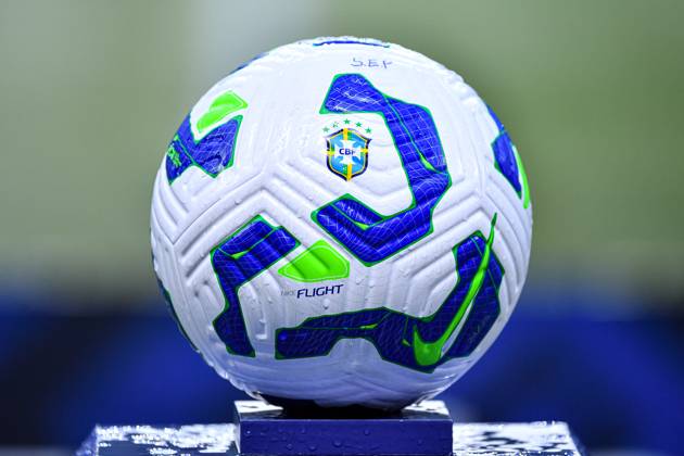 Palmeiras x Atlético MG SaO PAULO, SP - 20.07.2025: PALMEIRAS X ATLà TICO MG - Match ball between Palmeiras x Atlà tico MG, valid for the fifteenth round of the 2025 Brazilian Football Championship, this Sunday, (20) at Allianz Parque, SP. (Photo: Roberto Casimiro Fotoarena) x2773749x RobertoxCasimiro