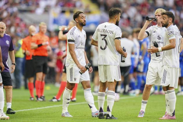 Manchester United, ManU FC v Leeds United FC, Pre-Season Friendly, Stockholm Manchester United forward Matheus Cunha (10) Manchester United midfielder Bruno Fernandes (8) during the Manchester United FC v Leeds United FC Pre-Season Friendly match at the Strawberry Arena, Stockholm, Sweden on 19 July 2025 Credit: Eleanor Hoad Every Second Media Editorial use only. All images are copyright Every Second Media Limited. No images may be reproduced without prior permission. Copyright: xIMAGO EveryxSecondxMediax ESM-1535-0151 EleanorxHoadx xEveryxSecondxMediax