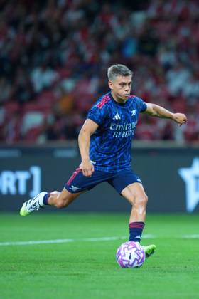 Arsenal FC V AC Milan - Pre-Season Friendly Match Leandro Trossard of Arsenal is in action during the pre-season friendly match between Arsenal FC and AC Milan at National Stadium in Singapore on July 23, 2025. Singapore Singapore Copyright: xSuhaimixAbdullahx originalFilename:abdullah-notitle250723_npQ26