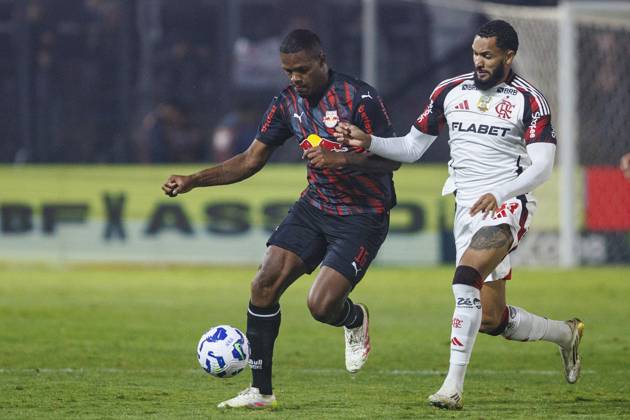 Braganca Paulista, Brazil July 23 Gustavo Marques of Red Bull Bragantino runs with the ball during the Brasileirao Betano 2025 match between Red Bull Bragantino and CR Flamengo at Estadio Municipal Cicero De Souza Marques on July 23, 2025 in Braganca Paulista, Brazil Photo by William Oliveira Eurasia Sport Images Braganca Paulista Estadio Municipal Cicero De Souza Marques Sao Paulo Brazil Copyright: x x2025xEurasiaxSportxImagesx jp-en-EuSpIm-PHD_WIL_Bragantino_Flamengo_23Jul2025_BR105
