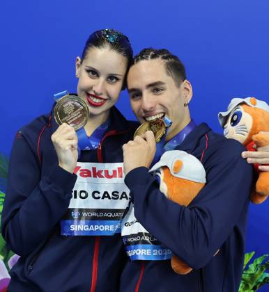 World Aquatics Championships 2025 Singapore World Aquatics Championships 2025, Singapore ðü July 25 10:02 AM SGT ðüÖ Gold Spain ðü‡ªðü‡¸ Dennis Gonzalez Boneu & Iris Tio Casas deliver a mesmerizing free routine to top the podium. ðü¥ˆ Silver Neutral Athletes ðü‡·ðü‡º (NAB) Aleksandr Maltsev & Olesia Platonova secure silver with trademark elegance and precision. ðü¥‰ Bronze Great Britain ðü‡¬ðü‡ß Ranjuo Tomblin & Isabelle Thorpe impress judges and audiences alike, taking home bronze. Golden Grace from Spain! Dennis Gonzalez & Iris Tio claim top honors in the Mixed Duet Free Final, edging out NAB™s Maltsev & Platonova, while Britain™s Tomblin & Thorpe round off the podium in Singapore. Singapore Aquatics Centre Singapore Copyright: xSeshadrixSukumarx