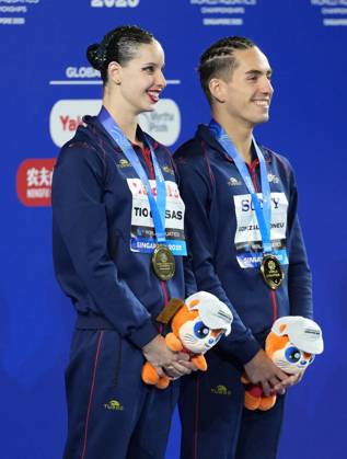World Aquatics Championships 2025 Singapore World Aquatics Championships 2025, Singapore ðü July 25 10:02 AM SGT ðüÖ Gold Spain ðü‡ªðü‡¸ Dennis Gonzalez Boneu & Iris Tio Casas deliver a mesmerizing free routine to top the podium. ðü¥ˆ Silver Neutral Athletes ðü‡·ðü‡º (NAB) Aleksandr Maltsev & Olesia Platonova secure silver with trademark elegance and precision. ðü¥‰ Bronze Great Britain ðü‡¬ðü‡ß Ranjuo Tomblin & Isabelle Thorpe impress judges and audiences alike, taking home bronze. Golden Grace from Spain! Dennis Gonzalez & Iris Tio claim top honors in the Mixed Duet Free Final, edging out NAB™s Maltsev & Platonova, while Britain™s Tomblin & Thorpe round off the podium in Singapore. Singapore Aquatics Centre Singapore Copyright: xSeshadrixSukumarx
