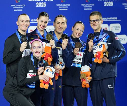 World Aquatics Championships 2025 Singapore World Aquatics Championships 2025, Singapore ðü July 25 10:02 AM SGT ðüÖ Gold Spain ðü‡ªðü‡¸ Dennis Gonzalez Boneu & Iris Tio Casas deliver a mesmerizing free routine to top the podium. ðü¥ˆ Silver Neutral Athletes ðü‡·ðü‡º (NAB) Aleksandr Maltsev & Olesia Platonova secure silver with trademark elegance and precision. ðü¥‰ Bronze Great Britain ðü‡¬ðü‡ß Ranjuo Tomblin & Isabelle Thorpe impress judges and audiences alike, taking home bronze. Golden Grace from Spain! Dennis Gonzalez & Iris Tio claim top honors in the Mixed Duet Free Final, edging out NAB™s Maltsev & Platonova, while Britain™s Tomblin & Thorpe round off the podium in Singapore. Singapore Aquatics Centre Singapore Copyright: xSeshadrixSukumarx