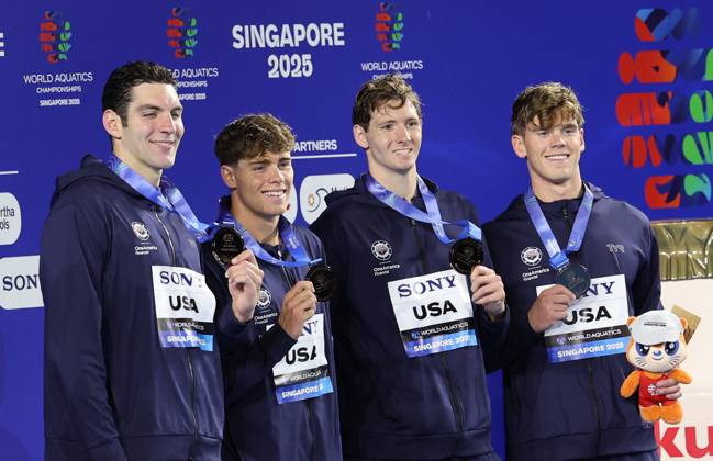 World Aquatics Championships 2025 Singapore World Aquatics Championships 2025 Singapore Men 4x100 Men Freestyle Team Australia clinched the gold medal in the Women™s 4x100m Freestyle Relay, followed by the United States with silver and the Netherlands securing bronze during the medal ceremony at the World Aquatics Championships 2025. Singapore Aquatics Centre Singapore Copyright: xSeshadrixSukumarx
