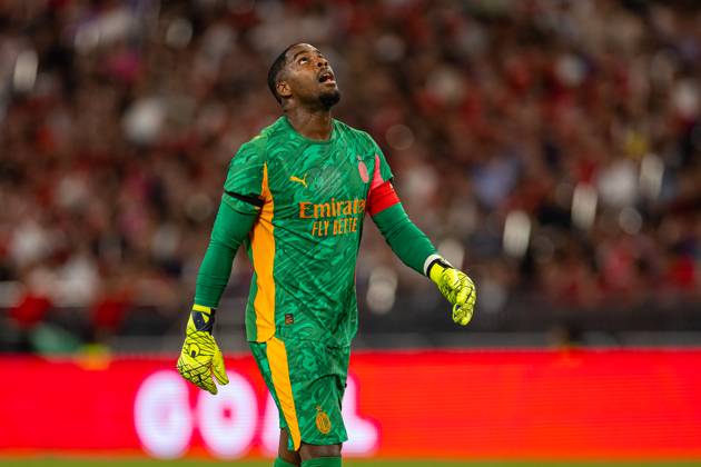 Football - Pre-Season - Liverpool FC v AC Milan HONG KONG - Saturday, July 26, 2025: AC Milan s goalkeeper Mike Maignan during the Hong Kong Football Festival 2025 pre-season match between Liverpool FC and AC Milan at the Kai Tak Stadium. (Photo by David Rawcliffe Propaganda) HONG KONG Kai Tak Stadium HONG KONG CHINA Copyright: xPropagandaxPhotoxAgencyx 2025-07-26-147-Liverpool_AC_Milan