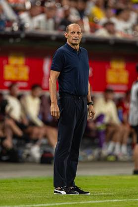 Football - Pre-Season - Liverpool FC v AC Milan HONG KONG - Saturday, July 26, 2025: AC Milan s head coach Massimiliano Allegri during the Hong Kong Football Festival 2025 pre-season match between Liverpool FC and AC Milan at the Kai Tak Stadium. (Photo by David Rawcliffe Propaganda) HONG KONG Kai Tak Stadium HONG KONG CHINA Copyright: xPropagandaxPhotoxAgencyx 2025-07-26-220-Liverpool_AC_Milan