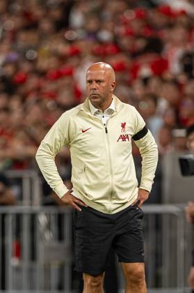 Football - Pre-Season - Liverpool FC v AC Milan HONG KONG - Saturday, July 26, 2025: Liverpool s head coach Arne Slot during the Hong Kong Football Festival 2025 pre-season match between Liverpool FC and AC Milan at the Kai Tak Stadium. (Photo by David Rawcliffe Propaganda) HONG KONG Kai Tak Stadium HONG KONG CHINA Copyright: xPropagandaxPhotoxAgencyx 2025-07-26-341-Liverpool_AC_Milan