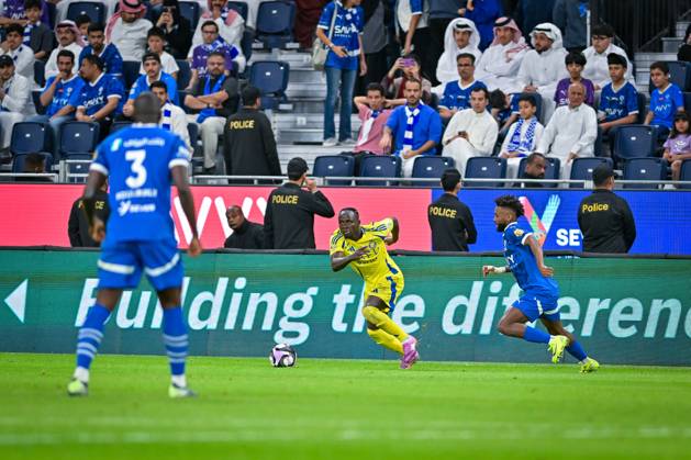 Al Hilal v Al Nassr - Saudi Pro League RIYADH, SAUDI ARABIA - APRIL 04: Sadio Mane (C) of Al Nassr competes during the Saudi Pro League match between Al Hilal v Al Nassr in the Kingdom Arena on April 04, 2025 in Riyadh, Saudi Arabia. Riyad Suudi Arabistan. Editorial use only. Please get in touch for any other usage.  Copyright: x2025xAnadoluxMohammedxSaadx
