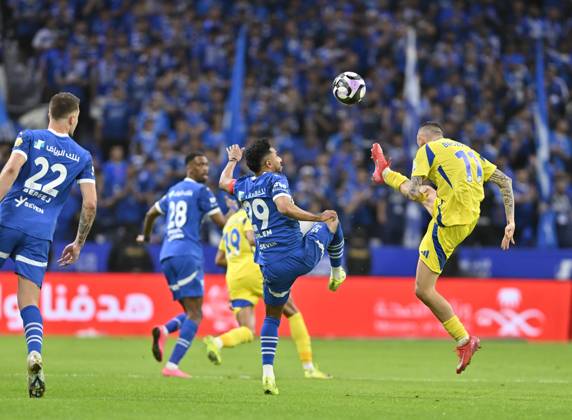 Al Hilal v Al Nassr - Saudi Pro League RIYADH, SAUDI ARABIA - APRIL 04: Salem Al-Dawsari of Al Hilal competes during the Saudi Pro League match between Al Hilal v Al Nassr in the Kingdom Arena on April 04, 2025 in Riyadh, Saudi Arabia. Riyad Suudi Arabistan. Editorial use only. Please get in touch for any other usage.  Copyright: x2025xAnadoluxMohammedxSaadx
