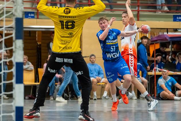 Handball I Men I Season 2025 2026 I Test match I TVB Stuttgart BSV Bern I 28 07 2025 Jakob Nigg 57, TVB Stuttgart in the throw Gemeindehalle Bittenfeld Waiblingen Baden Württemberg Germany Copyright: xLobeca MaxxPetershansx