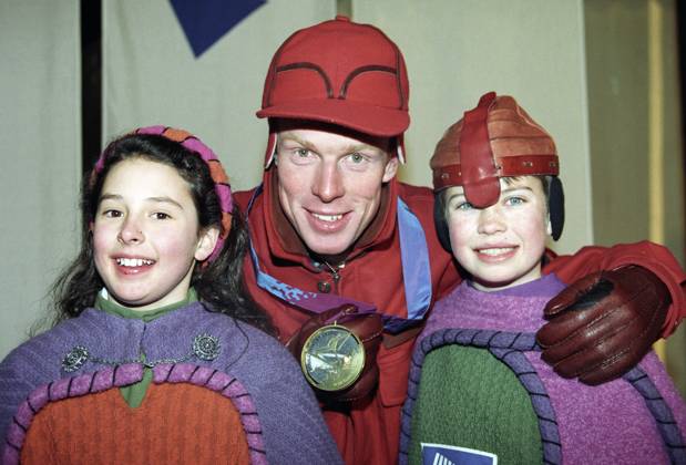 Historical pictures Lillehammer Olympics 1994 Cross-country skiing, 10km classic, men Bjorn Daehlie with the Olympic gold he won in todays 10km classic Here together with the Olympic mascots Kristin and Haakon The picture is approx. 47 MB PHOTO Erik Johansen NTB NTB Lillehammer NORWAY EDITORIAL USE ONLY  EDITORIAL USE ONLY. RESTRICTED USE FOR BETTING COMPANIES Ref:0240186988st.jpg