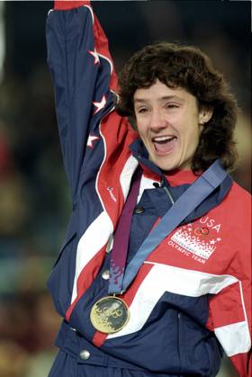 historical pictures HAMAR 1994 02 19 Olympic Games, Olympische Spiele, Olympia, OS 1994 Lillehammer Sprint, women, 500 meters Here Bonnie Blair USA cheers on the victory podium with the gold medal Photo Lise Aserud NTB NTB HAMAR NORGE NORWAY EDITORIAL USE ONLY  EDITORIAL USE ONLY. RESTRICTED USE FOR BETTING COMPANIES Ref:0240196007st.jpg