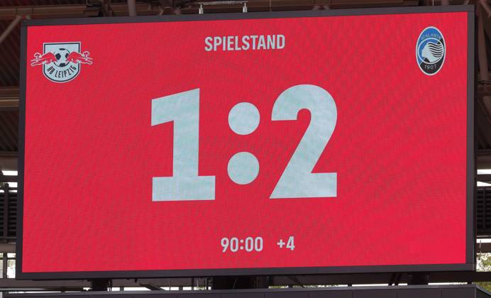 RB Leipzig Bergamo Test Match Leipzig, 02 08 2025, Red Bull Arena, Soccer, Test Match , RB Leipzig DEU vs Atalanta Bergamo ITA 1 2 1 0 , In the picture final result on the scoreboard ,