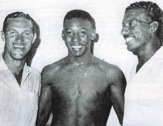 to Football World Cup in Brazil radiant make to The Wonder footballer Brazil v l Ademir, Pele and Zizinho 1950 in Brazil Documentation Robert Franta Agon Archive ATTENTION date estimated !ACHTUNG AUFNAHMEDATUM GESCHÄTZT!