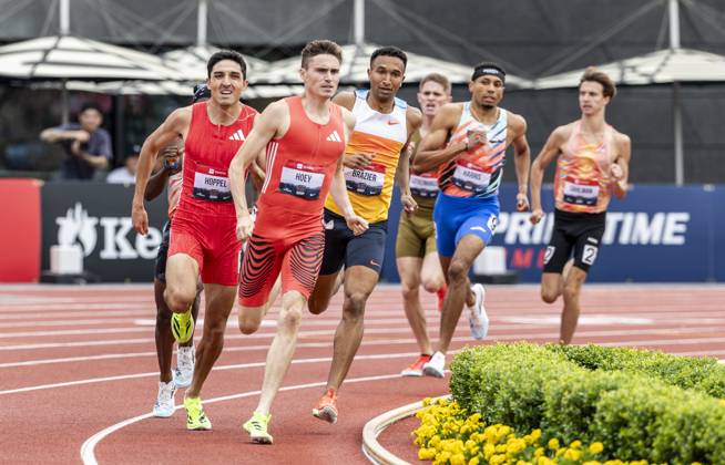 Athletics, Josh Hoey sets world indoor record over 800 metres - Stock photos