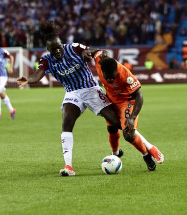 Trabzonspor v Basaksehir - Turkish Super Lig TRABZON, TURKIYE - OCTOBER 19: Batista Mendy (L) of Trabzonspor in action during the Turkish Super Lig week 9th match between Trabzonspor and Basaksehir at Papara Park in Trabzon, Turkiye on October 19, 2024. Trabzon Turkey. Editorial use only. Please get in touch for any other usage. Copyright: x2025xAnadoluxSeyitxAhmetxEksikx