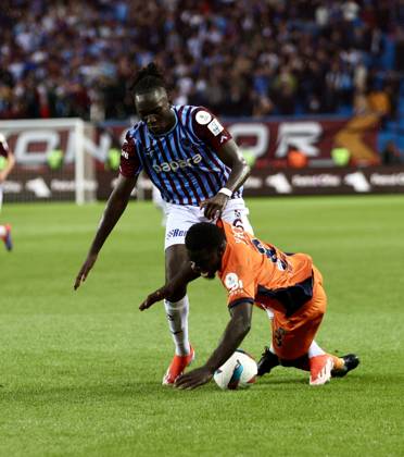 Trabzonspor v Basaksehir - Turkish Super Lig TRABZON, TURKIYE - OCTOBER 19: Batista Mendy (L) of Trabzonspor in action during the Turkish Super Lig week 9th match between Trabzonspor and Basaksehir at Papara Park in Trabzon, Turkiye on October 19, 2024. Trabzon Turkey. Editorial use only. Please get in touch for any other usage. Copyright: x2025xAnadoluxSeyitxAhmetxEksikx