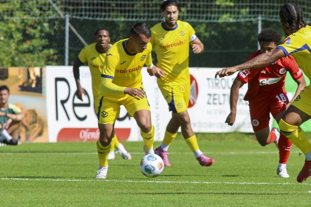 CALCIO - Amichevole - Hellas Verona FC vs St. Pauli Santana do Nascimiento Giovane of Hellas Verona FC play the ball during St Pauli FC 1910 vs Hellas Verona FC, 5Â° Test Match, at Velly Arena in Imst (A), on August 09, 2025. Imst Austria  Copyright: xIPAxSport ABACAx