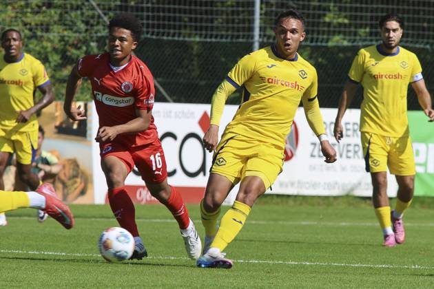 CALCIO - Amichevole - Hellas Verona FC vs St. Pauli Santana do Nascimiento Giovane of Hellas Verona FC play the ball during St Pauli FC 1910 vs Hellas Verona FC, 5Â° Test Match, at Velly Arena in Imst (A), on August 09, 2025. Imst Austria  Copyright: xIPAxSport ABACAx