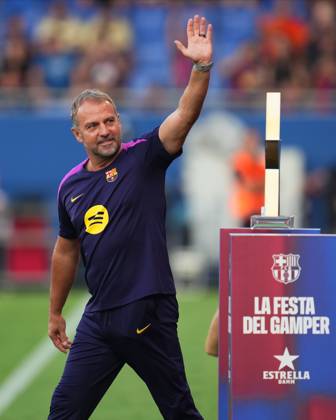 ESP: FC Barcelona, Barca v Como 1907. Joan Gamper Trophy FC Barcelona head coach Hansi Flick during the Joian Gaper Trophy match between FC Barcelona and Como 1907 played at Johan Cruyff Stadium on August 10, 2025 in Barcelona, Spain. kpng Copyright: xBaguxBlancox xPRESSINx PS_00795
