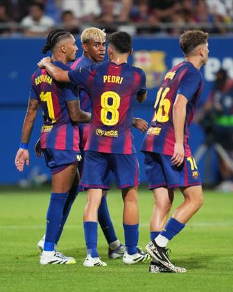 ESP: FC Barcelona, Barca v Como 1907. Joan Gamper Trophy Raphael Dias Belloli Raphinha, Lamine Yamal and Pedro Gonzalez Pedri of FC Barcelona during the Joian Gaper Trophy match between FC Barcelona and Como 1907 played at Johan Cruyff Stadium on August 10, 2025 in Barcelona, Spain. kpng Copyright: xBaguxBlancox xPRESSINx PS_250810_BAR_COM_2526_1424