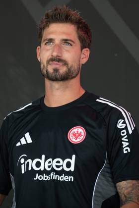 2025 08 13 xVVx Family Day of Eintracht Frankfurt v l , goalkeeper, goalkeeper Kevin Trapp Eintracht Frankfurt skeptical DFL DFB REGULATIONS PROHIBIT ANY USE OF PHOTOGRAPHS as IMAGE SEQUENCES and or QUASI VIDEO Copyright: JoaquimxFerreira