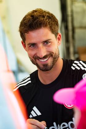 2025 08 13 xVVx Family Day of Eintracht Frankfurt v l , goalkeeper, goalkeeper Kevin Trapp Eintracht Frankfurt laughs DFL DFB REGULATIONS PROHIBIT ANY USE OF PHOTOGRAPHS as IMAGE SEQUENCES and or QUASI VIDEO Copyright: JoaquimxFerreira