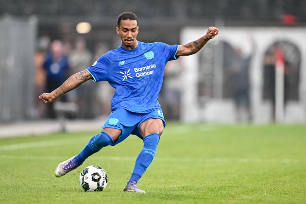 Arthur Bayer Leverkusen in action, on the ball, individual action during the DFB Pokal 1 round match between SG Sonnenhof Großaspach v Bayer 04 Leverkusen, Wir machen Druck Arena on August 15, 2025 in Großaspach, Germany Photo by Harry Langer DeFodi Images Arthur Bayer Leverkusen controls the Ball during the DFB Pokal 1 Runde match between SG Sonnenhof Großaspach v Bayer 04 Leverkusen at Wir machen Druck Arena on August 15, 2025 in Großaspach, Germany Photo by Harry Langer DeFodi Images Photo by Harry Langer DeFodi Images DFB DFL REGULATIONS PROHIBIT ANY USE OF PHOTOGRAPHS AS IMAGE SEQUENCES AND OR QUASI VIDEO
