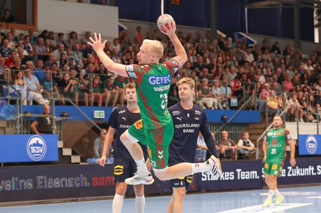 17 08 2025, xgox, Handball Wartburg Cup SC Magdeburg Skanderborg Handbold emspor, v l Magnus Saugstrup Magdeburg, 23 on the ball, plays the ball Eisenach