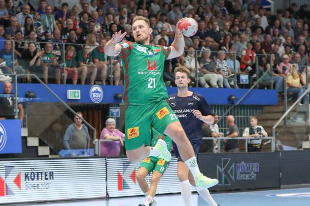 17 08 2025, xgox, Handball Wartburg Cup SC Magdeburg Skanderborg Handbold emspor, v l Albin Lagergren Magdeburg, 21 throws goal, Torschuetze, erzielt Tor, Treffer, scores the goal Eisenach