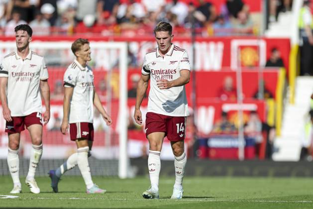 250817 Viktor Gyökeres of Arsenal looks dejected during the Premier League football match between Manchester United and Arsenal on August 17, 2025 in Manchester Photo Phil Duncan BILDBYRAN kod XY XY0069 fotboll football soccer fotball premier league manchester united arsenal bbeng depp Copyright: PhilxDuncan BB250817ZC018