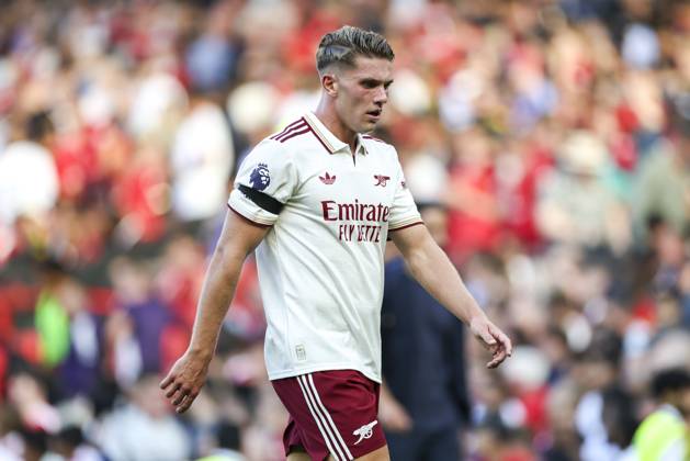 250817 Viktor Gyökeres of Arsenal looks dejected during the Premier League football match between Manchester United and Arsenal on August 17, 2025 in Manchester Photo Phil Duncan BILDBYRAN kod XY XY0069 fotboll football soccer fotball premier league manchester united arsenal bbeng depp Copyright: PhilxDuncan BB250817ZE025