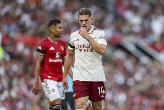 250817 Viktor Gyökeres of Arsenal looks dejected during the Premier League football match between Manchester United and Arsenal on August 17, 2025 in Manchester Photo Phil Duncan BILDBYRAN kod XY XY0069 fotboll football soccer fotball premier league manchester united arsenal bbeng depp Copyright: PhilxDuncan BB250817ZH026