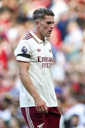 250817 Viktor Gyökeres of Arsenal looks dejected during the Premier League football match between Manchester United and Arsenal on August 17, 2025 in Manchester Photo Phil Duncan BILDBYRAN kod XY XY0069 fotboll football soccer fotball premier league manchester united arsenal bbeng depp Copyright: PhilxDuncan BB250817ZX017