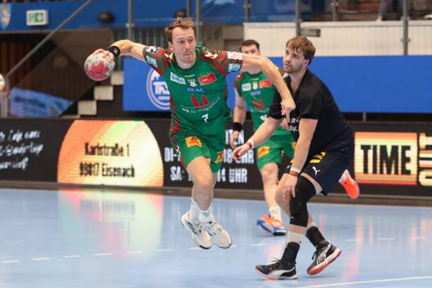 17 08 2025, xgox, Handball Wartburg Cup SC Magdeburg Skanderborg Handbold emspor, v l Felix Claar Magdeburg, 7 wirft Tor, Torschuetze, erzielt Tor, Treffer, scores the goal Eisenach