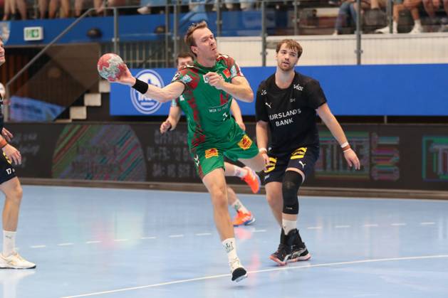 17 08 2025, xgox, Handball Wartburg Cup SC Magdeburg Skanderborg Handbold emspor, v l Felix Claar Magdeburg, 7 wirft Tor, Torschuetze, erzielt Tor, Treffer, scores the goal Eisenach