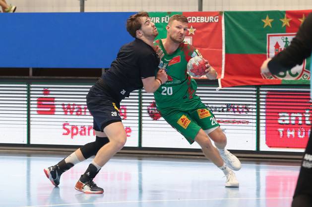 17 08 2025, xgox, Handball Wartburg Cup SC Magdeburg Skanderborg Handbold emspor, v l Morten Kaalund Skanderborg, 28 , Philipp Weber Magdeburg, 20 duel, duel, fight, tackle Eisenach